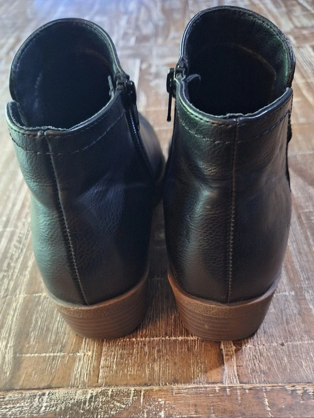FRYE & Co Womens 8.5 B Black Zip Up Bootie‎ Black.